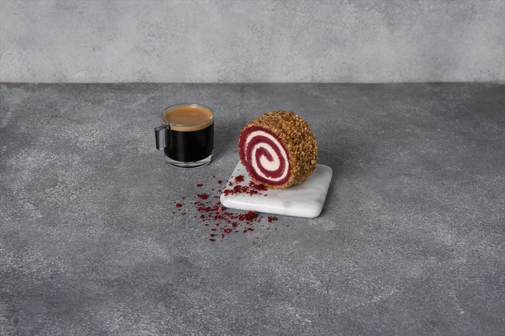 Rekomendasi Menu Makanan Starbucks, Red Velvet Roll Cake